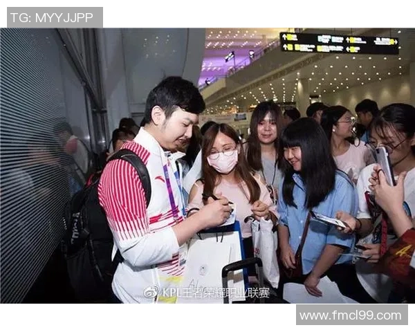 荣耀归来冠军战队回国粉丝热情接机共同庆祝王者荣耀辉煌成就